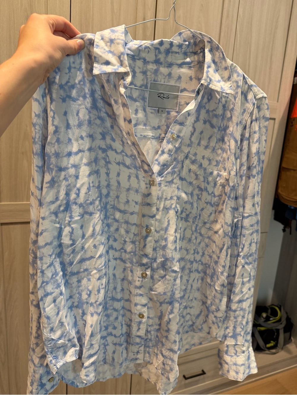 Rails Light Blue and White Tie-Dye Button-Down Shirt/ Size (Women’s Size Small)